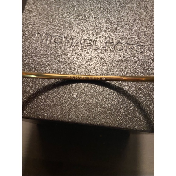 Michael Kor: Watch and Bangle - Picture 5 of 5